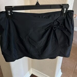 Malibu Sweet Escape black swim skirt Size 10